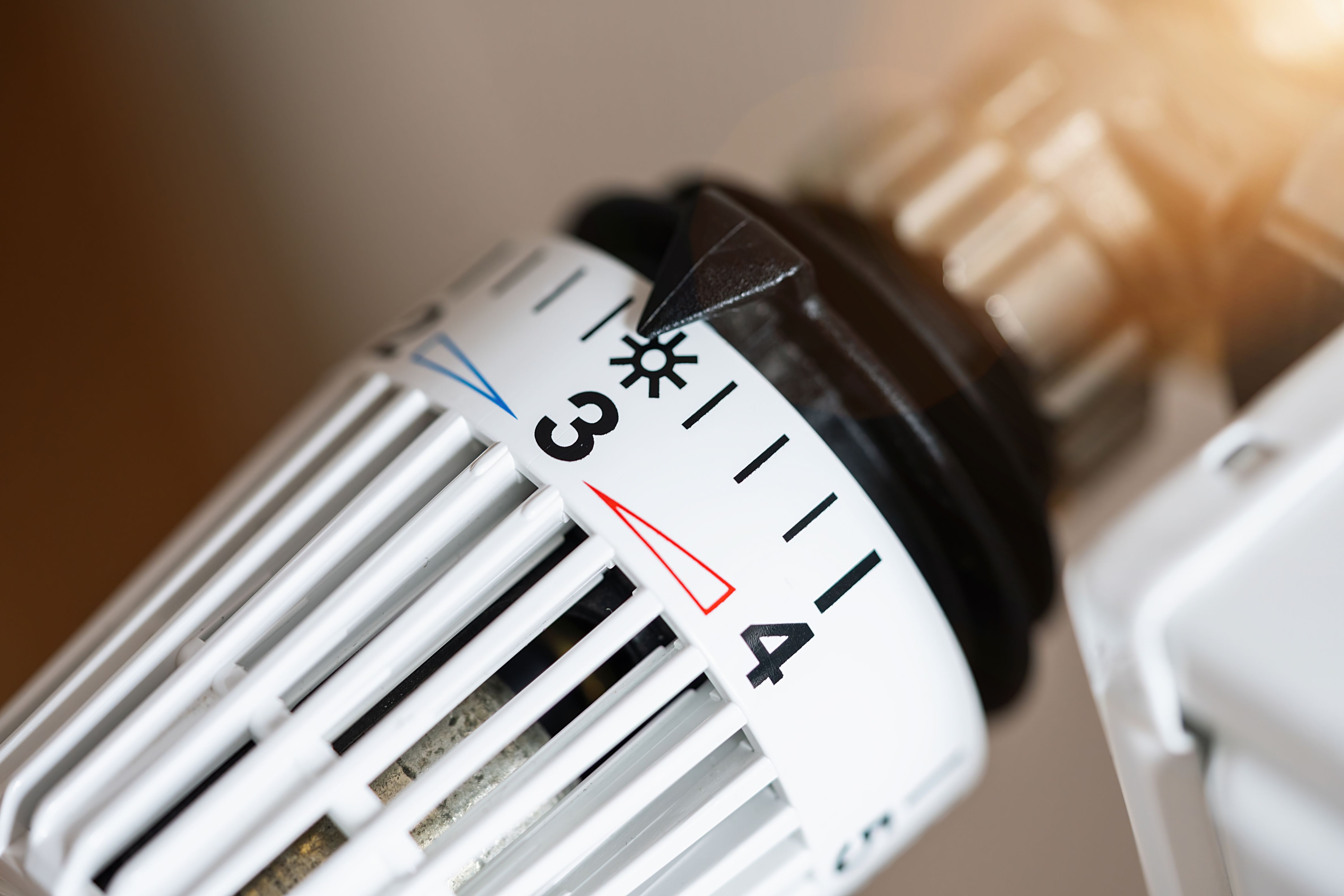 Elías Varas - Blog - primer plano del termostato-radiador